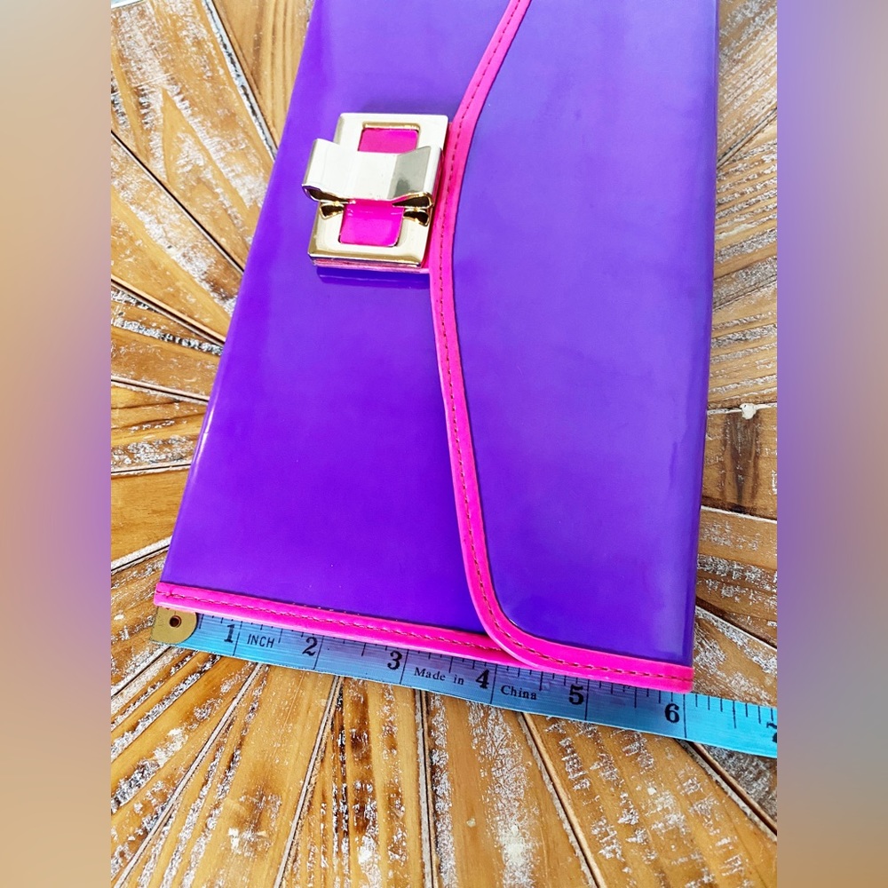 NWOT Shoe Dazzle Purple & Pink Patent Faux Leather Envelope Clutch - Picture 8 of 9